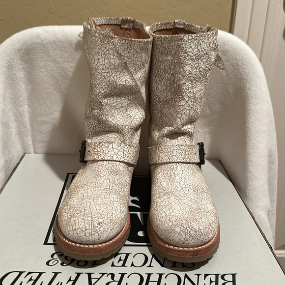 Veronica Shortie Frye Engineer Boots - Picture 6 of 12